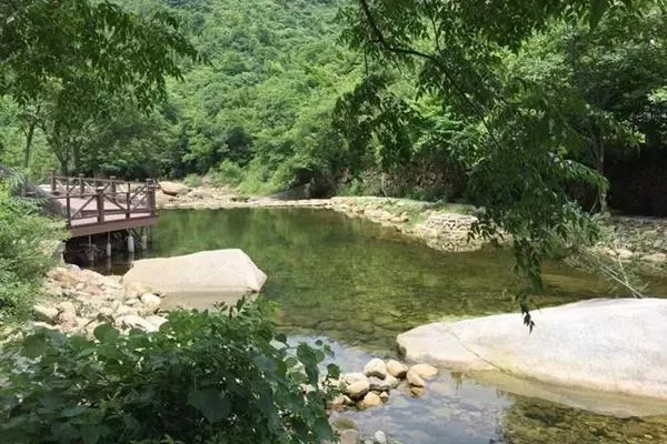 武漢周邊哪里可以抓螃蟹 姚家山香溪谷、京山美人谷值得一去