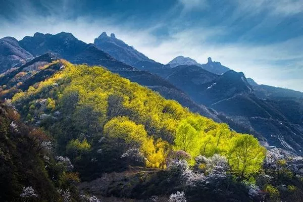 白石山景區<a href='http://www.alicanting.com/' target=_blank>旅游攻略</a>一日游