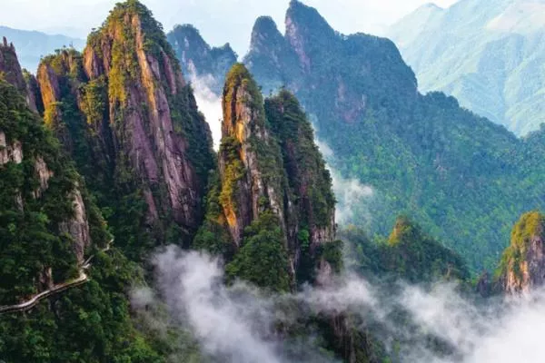 莽山五指峰景區<a href='http://www.alicanting.com/' target=_blank>旅游攻略</a>一日游